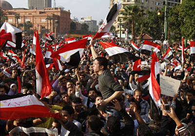 يجب أن يتعامل المجلس العسكري مع الثورة على أنها فعل انفجاري تطهيري عشوائي إلى أن يهدم كل أركان الفساد 