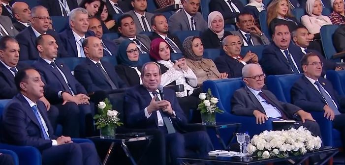 السيسي يسأل وزير البترول عن المديونية: تريليون و600 مليار جنيه