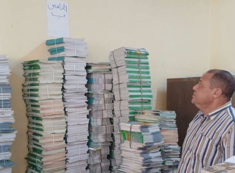 توزيع الكتب على المدارس استعدادا للعام الدراسي الجديد