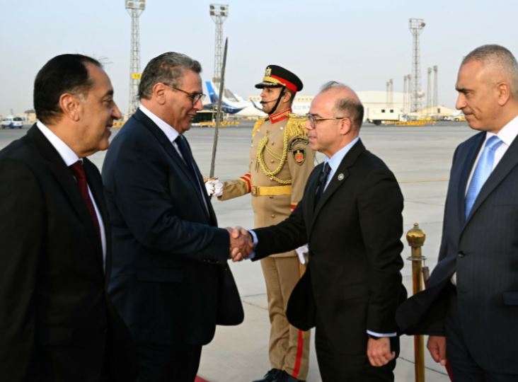 رئيس الوزراء يستقبل نظيره المغربي في مطار القاهرة الدولي - بوابة الشروق -  نسخة الموبايل