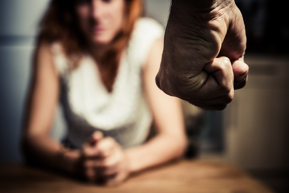 كيف تتعامل النساء مع الأزواج العدوانية؟ إليك 5 نصائح - بوابة الشروق - نسخة  الموبايل