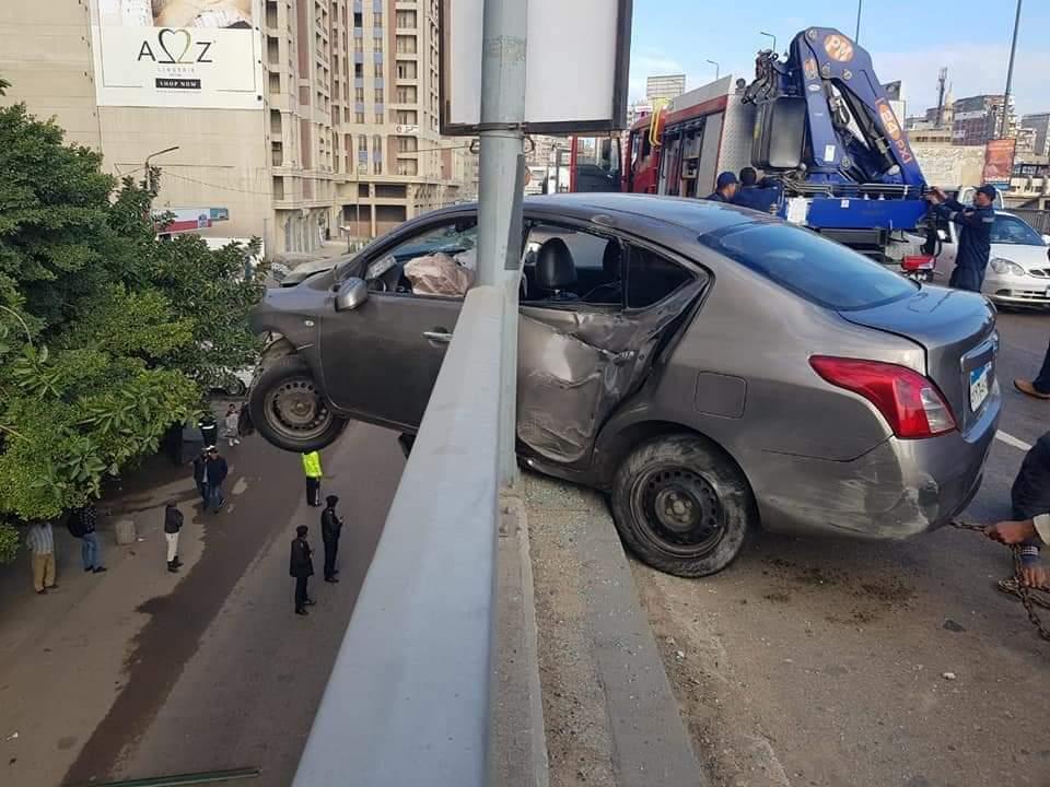 Ø³ÙŠØ§Ø±Ø© ØªØ®ØªØ±Ù‚ Ø³ÙˆØ± ÙƒÙˆØ¨Ø±ÙŠ Ù…Ø­Ø±Ù… Ø¨Ùƒ ÙÙŠ Ø§Ù„Ø¥Ø³ÙƒÙ†Ø¯Ø±ÙŠØ© Ø¯ÙˆÙ† Ø¥ØµØ§Ø¨Ø§Øª Ø¨ÙˆØ§Ø¨Ø© Ø§Ù„Ø´Ø±ÙˆÙ‚ Ù†Ø³Ø®Ø© Ø§Ù„Ù…ÙˆØ¨Ø§ÙŠÙ„