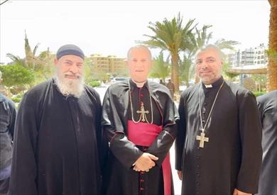 نيقولاوس هنرى سفير الفاتيكان بمصر