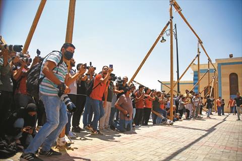 دلال عبد العزيز - جنازة تصوير دنيا يونس
