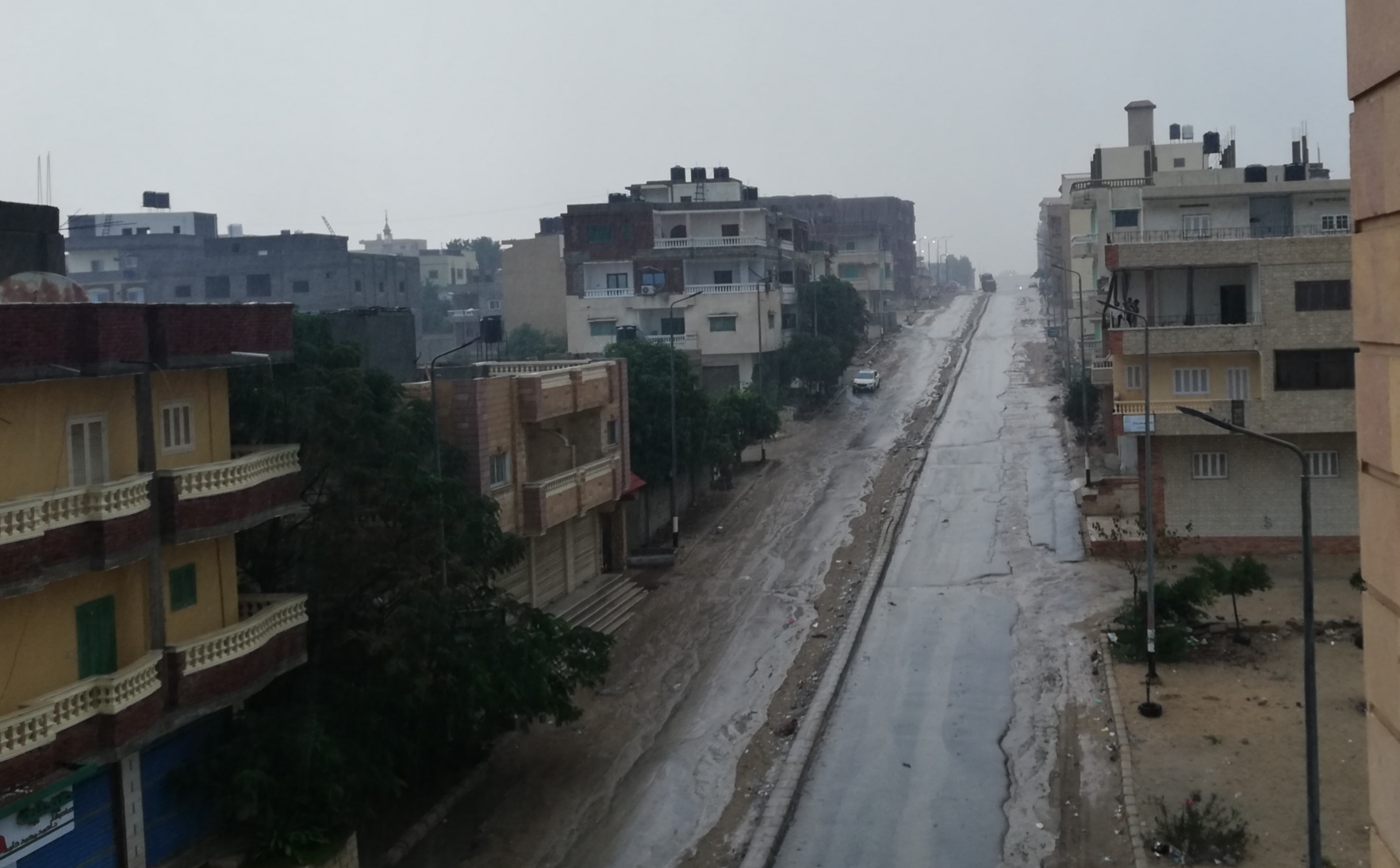 جانب من سقوط الأمطار في شمال سيناء