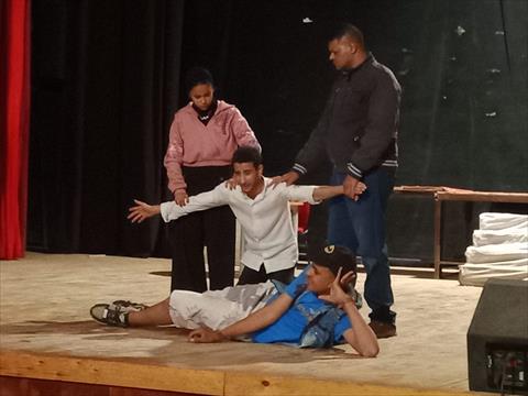 النحات وأظلام والخروج عن النص.. عروض لنوادي المسرح في سوهاج النحات وأظلام والخروج عن النص.. عروض لنوادي المسرح في سوهاج