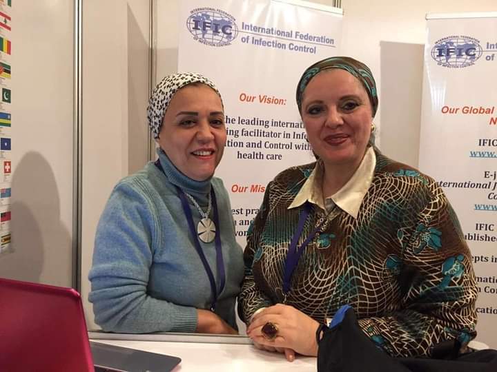 أستاذتان بطب عين شمس