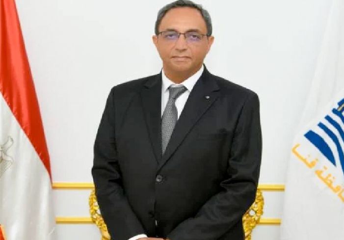 الدكتور خالد عبدالحليم محافظ قنا