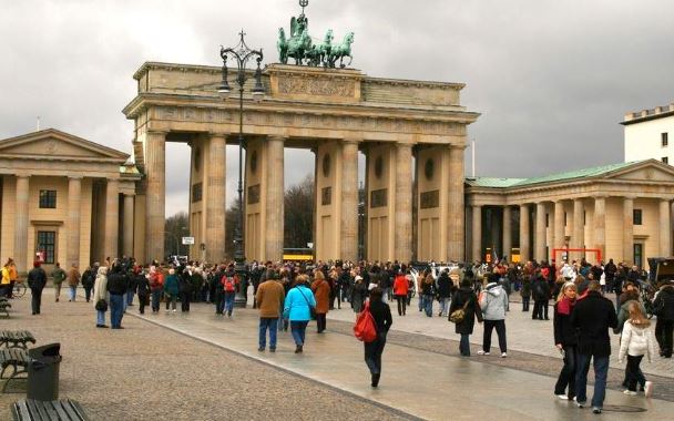 تراجع حاد في مناخ قطاع السياحة بألمانيا بسبب تصاعد النزاع في الشرق الأوسط 