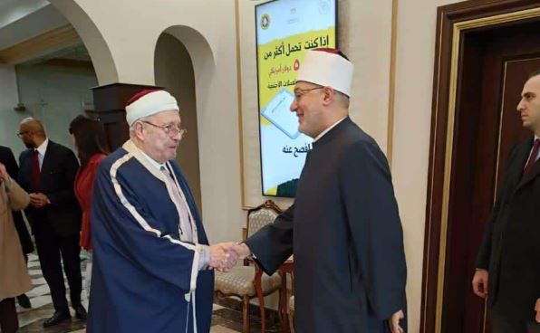 مفتي الجمهورية يودع الوفود المشاركة في الندوة العالمية الثانية للإفتاء