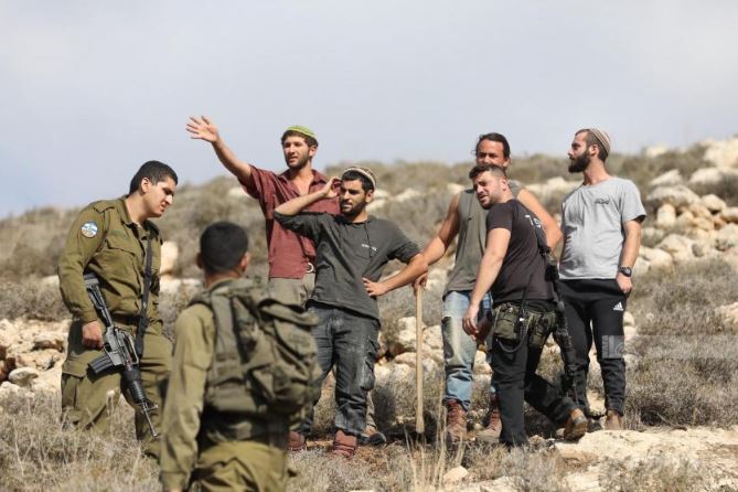 مستوطنون يهاجمون أطراف سنجل وسط الضفة وفلسطينيون يتصدون لهم - بوابة الشروق