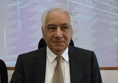 الدكتور أحمد جلال وزير المالية الأسبق