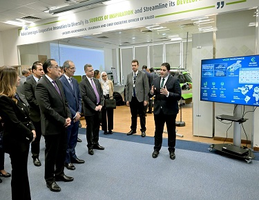 Le Premier ministre inspecte le système de travail de l’entreprise internationale Valeo, spécialisée dans le développement de la technologie automobile