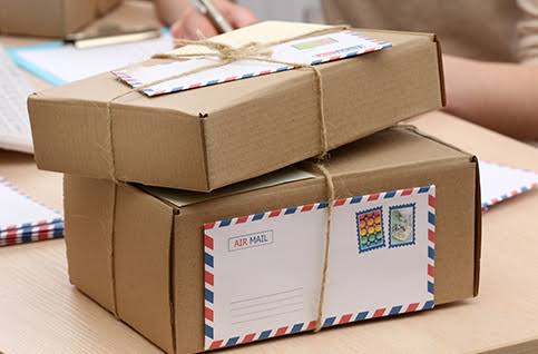 الحكومة تنفي بيع الطرود البريدية في مزاد