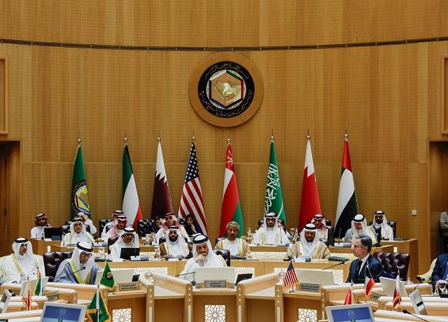 أمين مجلس التعاون الخليجي: الهجمات الحوثية في البحر الأحمر تمثل تهديدا غير مقبول للتجارة العالمية