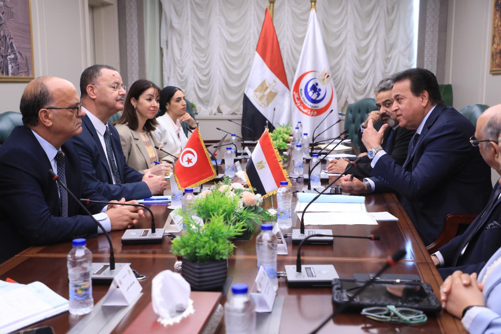 وزير الصحة يستقبل نظيره التونسي لتعزيز التعاون في السياحة العلاجية وصناعة الدواء وزير الصحة يستقبل نظيره التونسي لتعزيز التعاون في السياحة العلاجية وصناعة الدواء