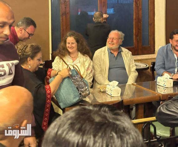 زيارة ملكية لبحري.. أحمد فؤاد الثاني يتفقد قهوة فاروق فى الإسكندرية 