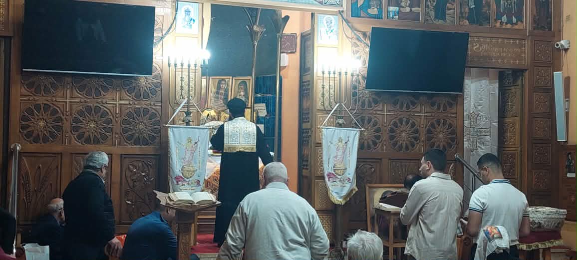رفع بخور ليلة العيد.. الاحتفال بعيد القيامة من كنيسة الأنبا أنطونيوس والأنبا بيشوي وسط الإسكندرية 