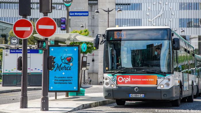 سيتم تشديد إجراءات الحماية للسائقين في فرنسا بعد حادث مقتل سائق الحافلة (الصورة رمزية)