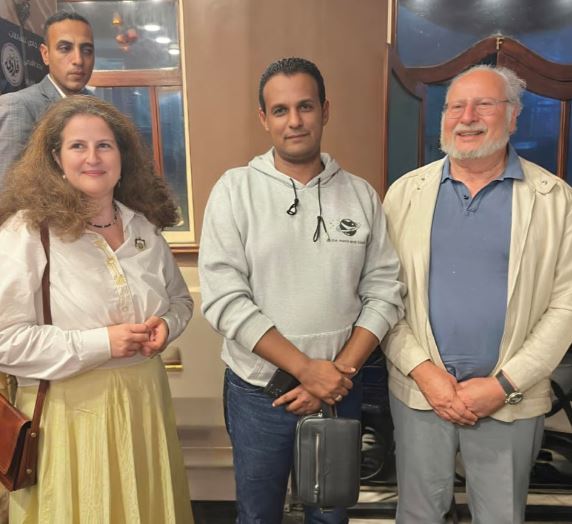 جولة ملكية في الإسكندرية.. أحمد فؤاد الثاني يزور المنشية وقهوة فاروق في بحري 