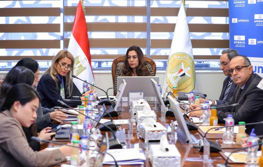 وزيرة التنمية المحلية تلتقى عددًا من المحافظين لتعريفهم بالمدن المبدعة التابعة لليونسكو