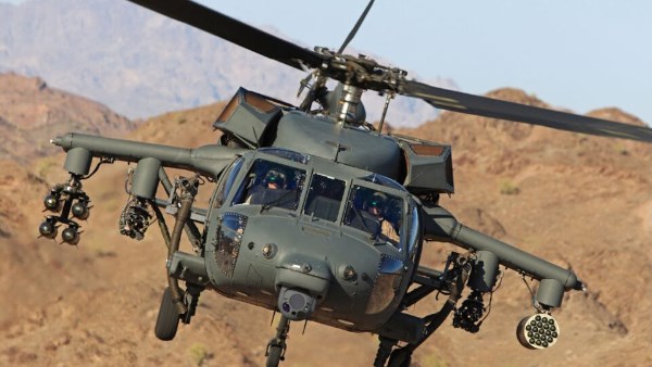 إن بي سي: مروحيتان أمريكيتان أصيبتا في إيران خلال عمليات بحث 