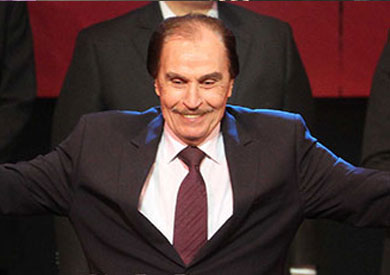 عزت العلايلى