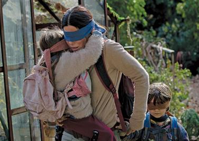 مشهد من فيلم بيرد بوكس