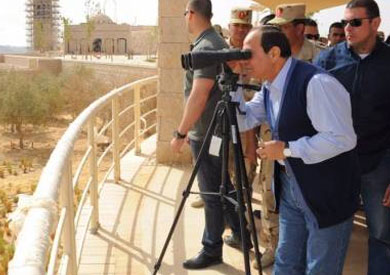 السيسي يتفقد سير العمل بالعاصمة الإدارية وجبل الجلالة