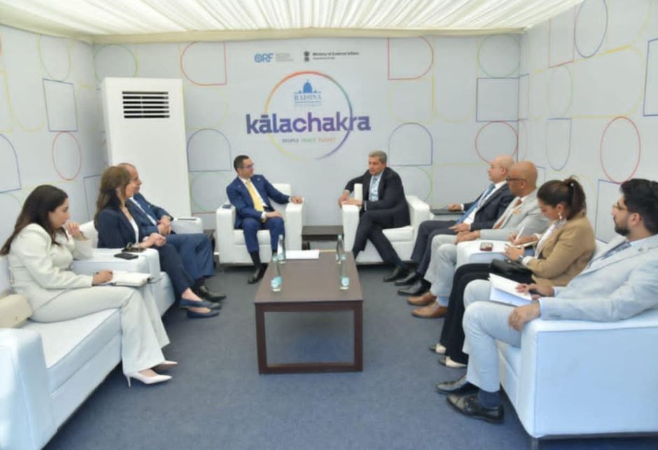 وزير الاستثمار يبحث مع المدير الإداري لموانئ دبي آخر تطورات مشروعاتهم في مصر - 
        بوابة الشروق