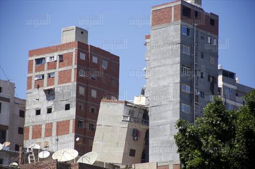 عمارة الأزاريطة المائلة بالإسكندرية - تصوير: رافي شاكر<br/>المائل