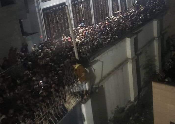 صورة لحادث المدافع في صنعاء والذي خلف 90 قتيلا وأكثر من 300 مصابا