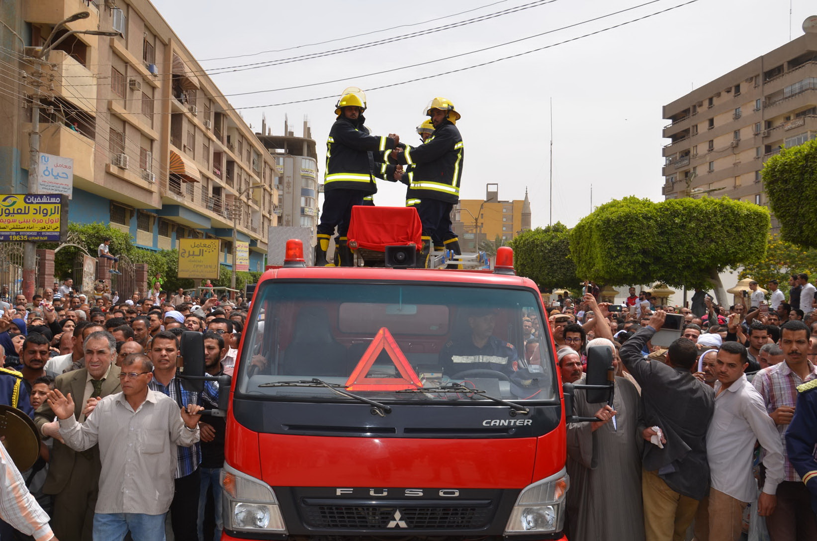 جنازة عسكرية وشعبية مهيبة عقب صلاة الجمعة لشهيد الارهاب بسيناء ببنى سويف