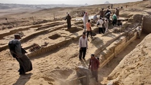 أعمال حفر وتنقيب للبعثة الآثارية - أرشيفية