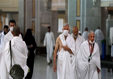 السعودية تعلّق العمرة مؤقتاً قبل شهرين من حلول شهر رمضان