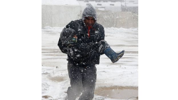 العاصفة الثلجية في لبنان أودت بحياة 7 لاجئين سوريين
