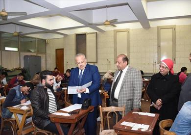 رئيس جامعة القاهرة يتفقد سير امتحانات الفصل الدراسي الأول بعدد من الكليات