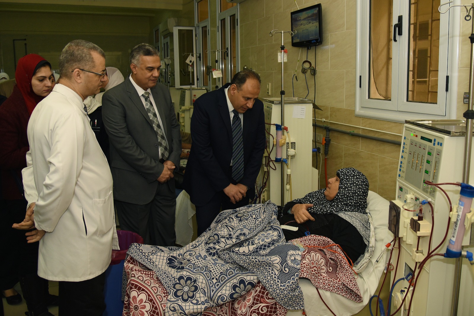 محافظ الإسكندرية محمد سلطان،يتفقد مستشفى كرموز العمال