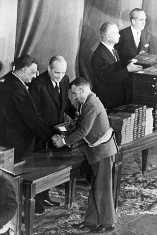 تكريم الزعيم الراحل جمال عبد الناصر للجيولوجى درويش الغار