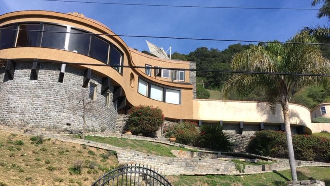 تستضيف عيادة "بارادايم" ثمانية من الشباب فقط في نفس الفترة للحصول على العلاج