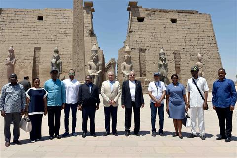 رئيس جمهورية موزمبيق يشيد بحضارة الفراعنة من الأقصر - بوابة الشروق - نسخة  الموبايل