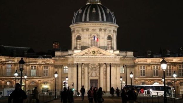 الأكاديمية الفرنسية تعترض على إلغاء التأنيث والتذكير في قواعد اللغة