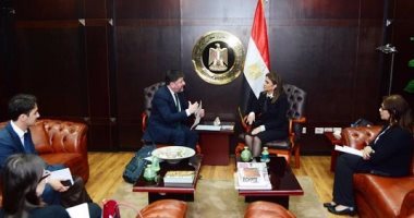 «نصر» تبحث مع رئيس الشرق الأوسط بمنظمة التعاون الاقتصادي والتنمية تعزيز مناخ الاستثمار