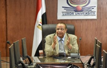 الدكتور حمدي محمد حسين، رئيس جامعة الأقصر