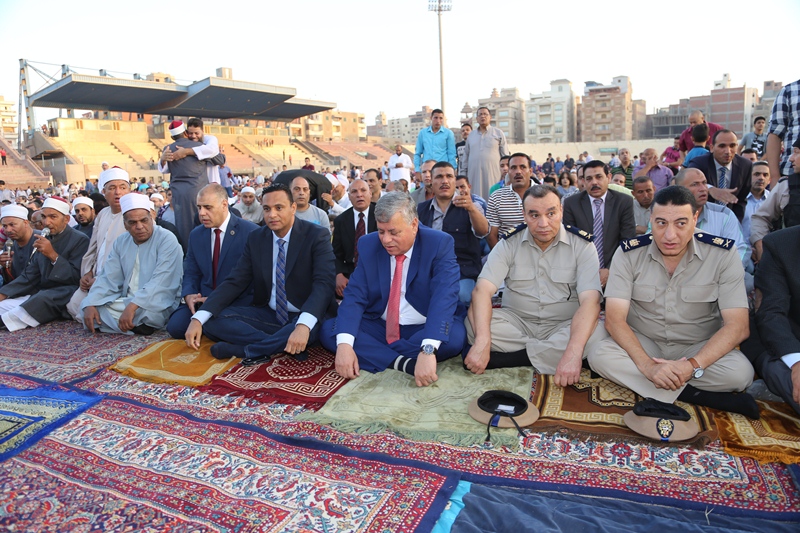 سكرتير عام المنوفية ومدير الأمن والقيادات التنفيذية والشعبية يؤدون صلاة عيد الفطر المبارك