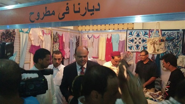 محافظ مطروح يفتتح معرض «ديارنا» للأسر المنتجة