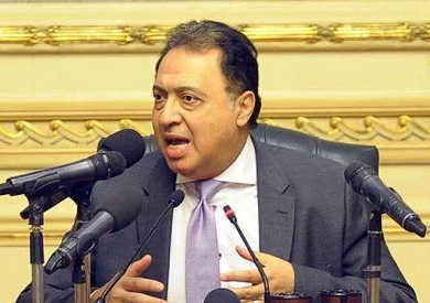 عز الدين عبدالحليم أستاذ الجراحة، ووزير الصحة