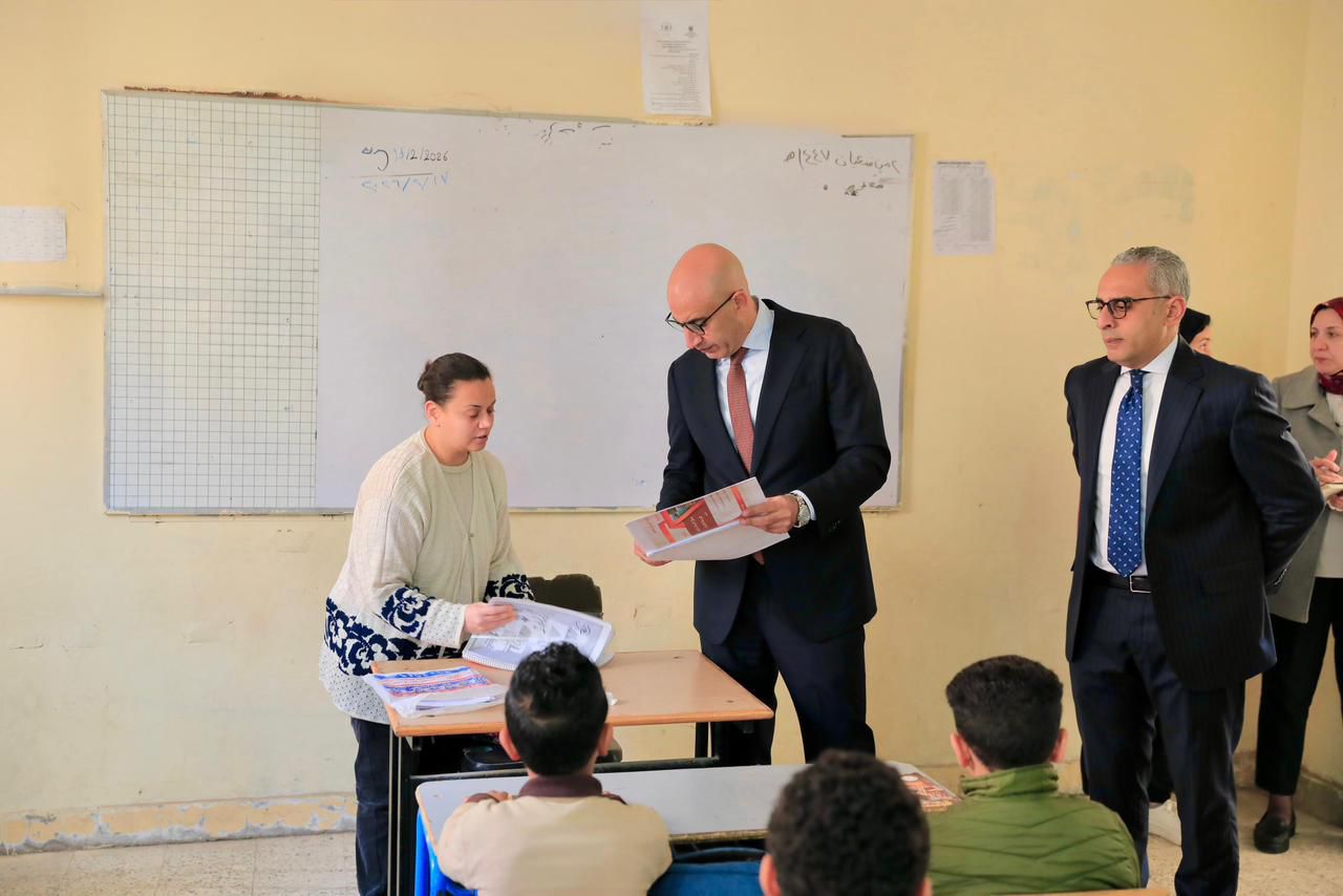 وزير التعليم يجري جولة تفقدية مفاجئة بمدارس تحيا مصر في حي الأسمرات بالمقطم 