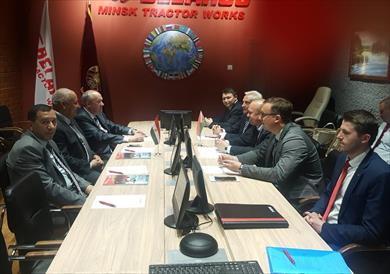 جانب من مباحثات المسئولين