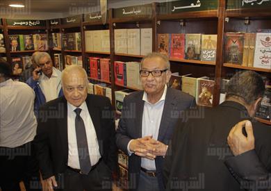 نبيل العربي في افتتاح مكتبة الشروق بالمهندسين - تصوير: أحمد عبد الجواد